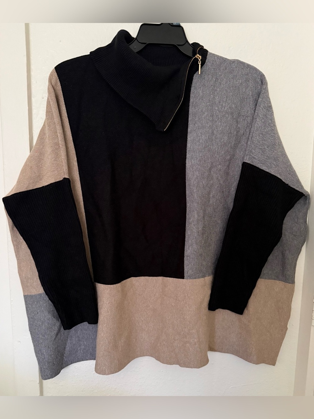 Joseph A Colorblock Turtleneck closure Sweater Black Neutral Women's Size XL